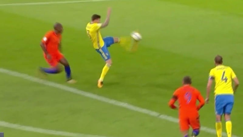 Sverige till playoff trots deras blunders