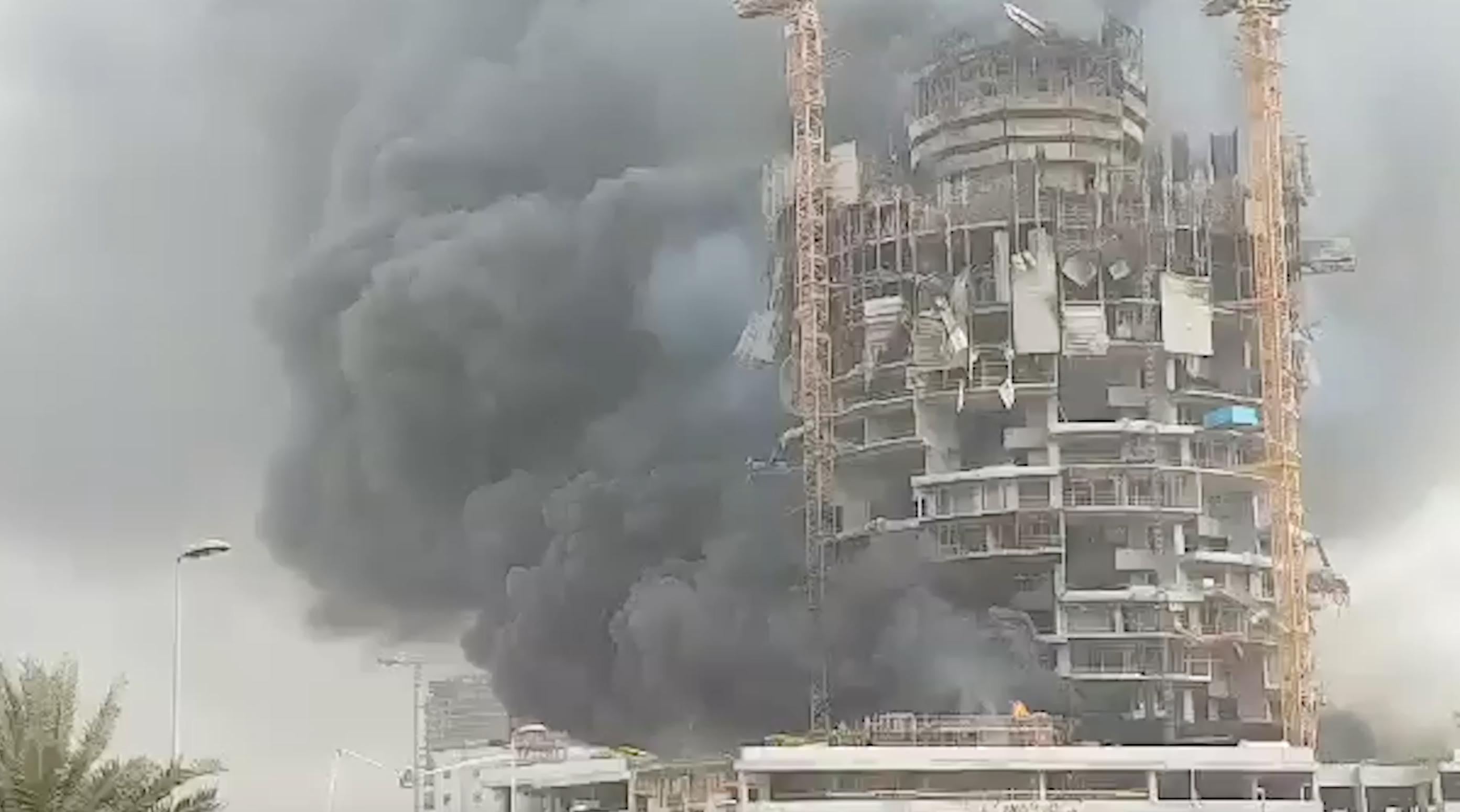 Här förstörs lyxbygget i Dubai