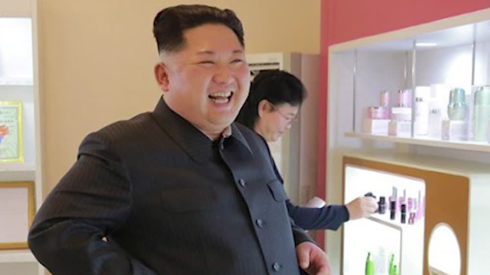 Ovanliga bilderna på Kim Jong-Un - bland läppstift och nagellack