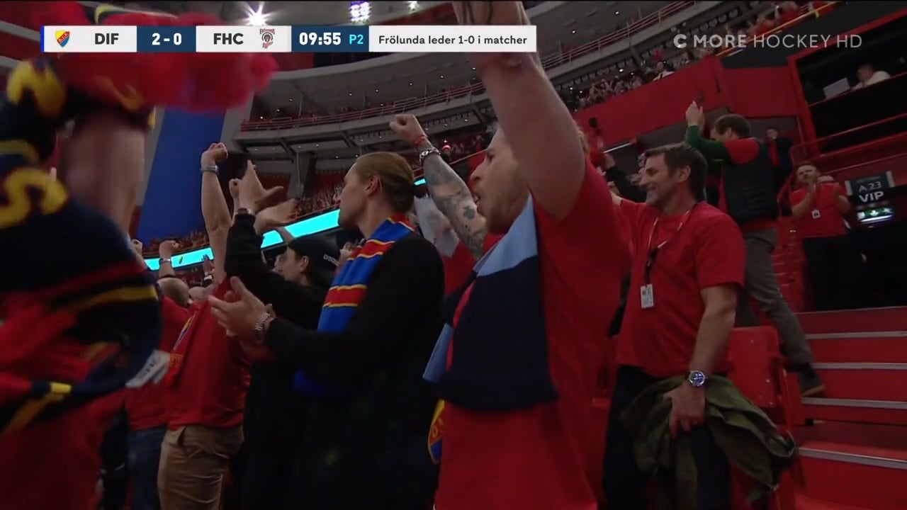 Här firar NHL-brorsorna Jonsson Fjällbys mål