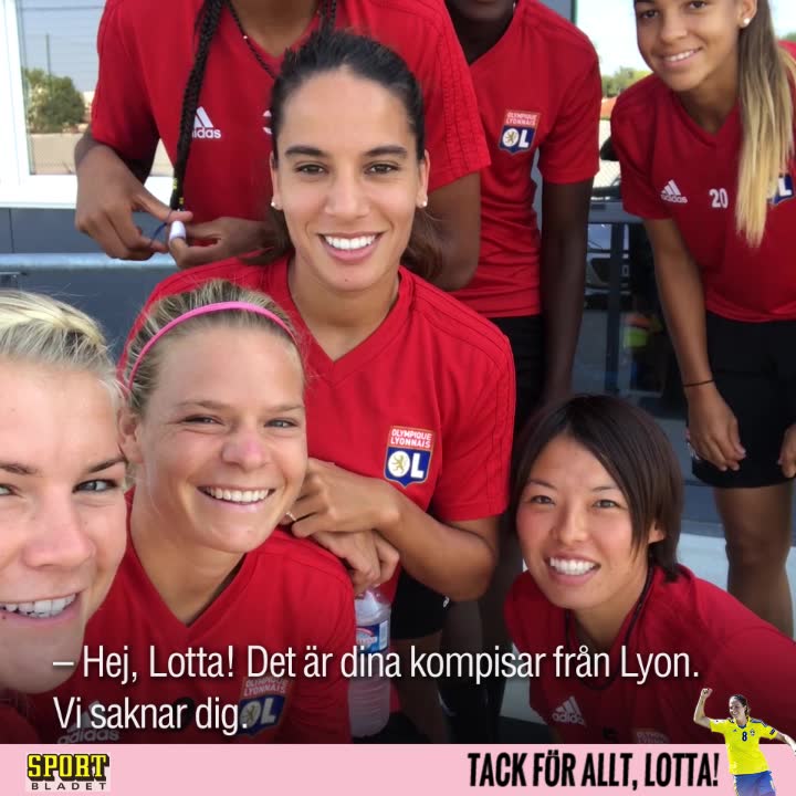 Fotbollsvärlden hyllar Lotta Schelin