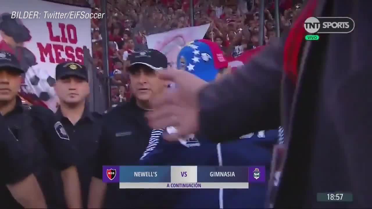 Här hyllas Maradona med en tron