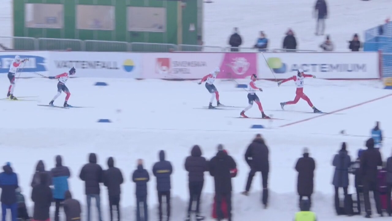 Här vinner han sprinten framför norska favoriten