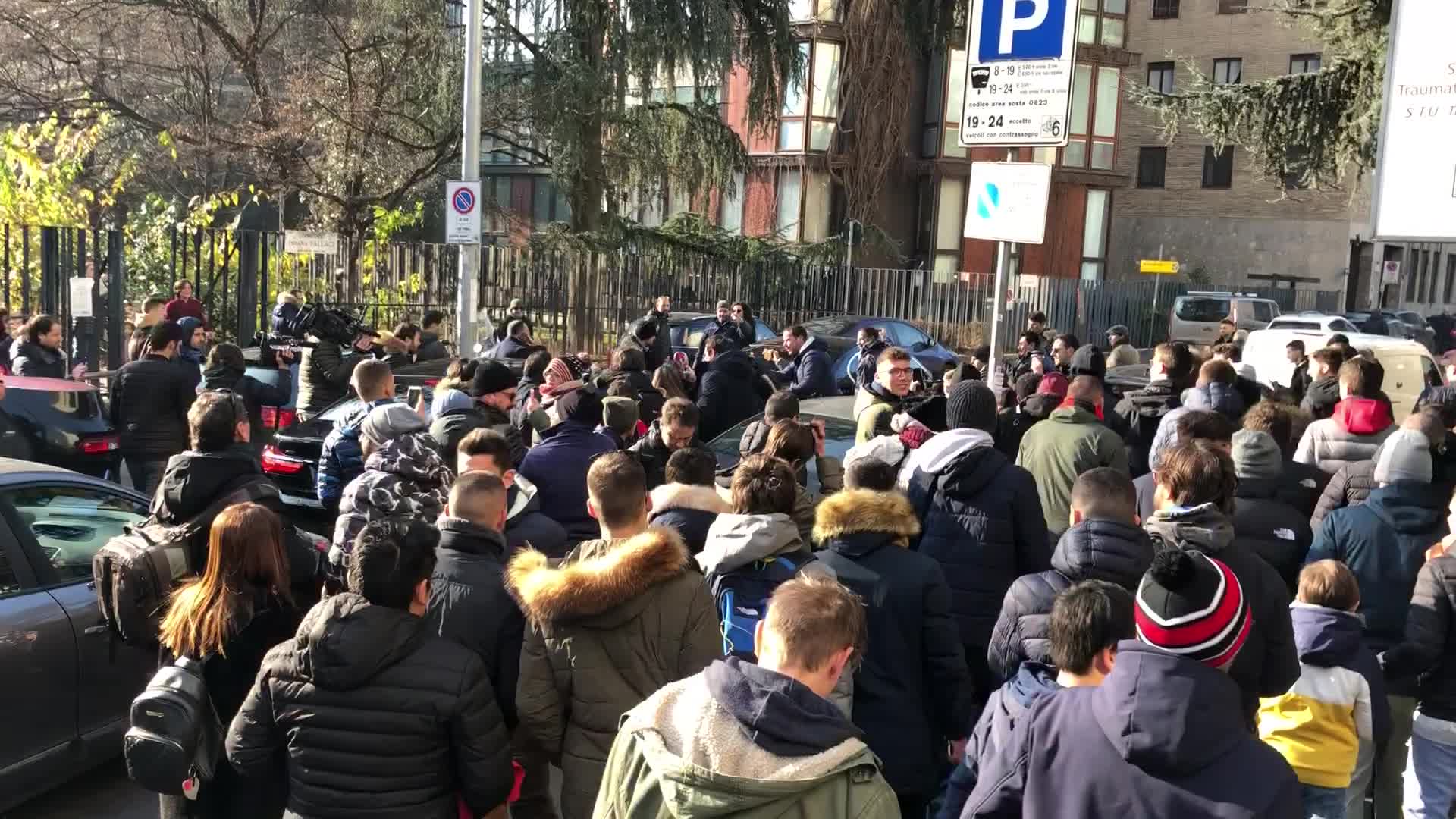 Här anländer Zlatan till läkarundersökningen