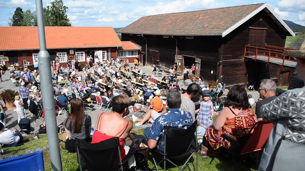 Lill-Babs dödsbo under klubban