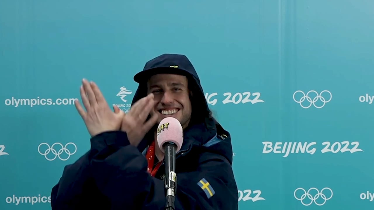 Sprudlar av glädje efter medaljceremonin