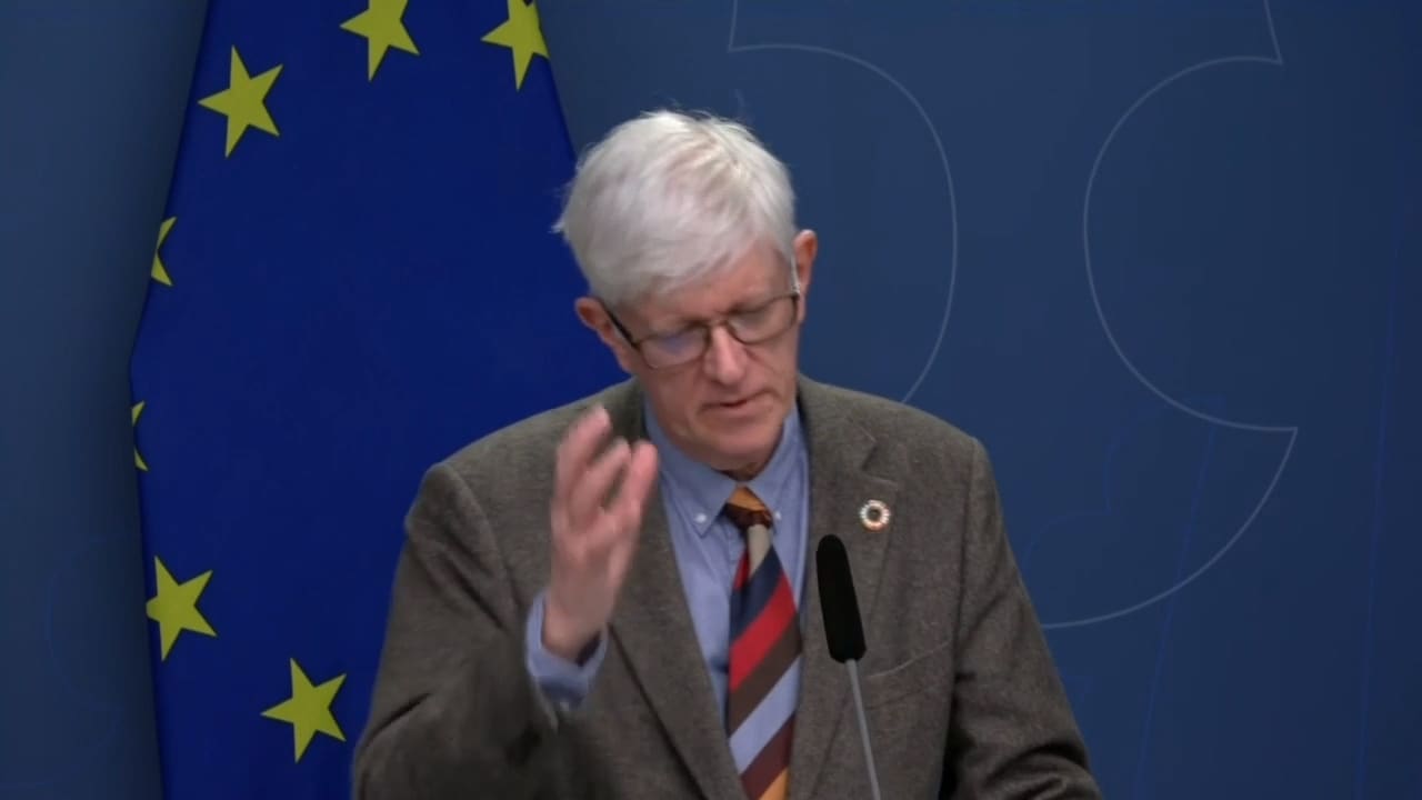 Johan Carlson: ”Hjälper inte att stänga butiker”