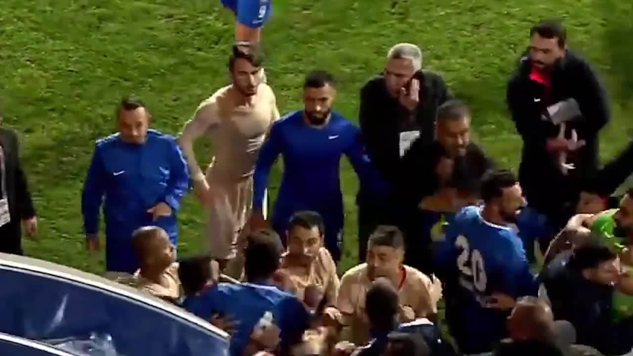 Jimmy Durmaz mitt i storbråket i den turkiska cupen