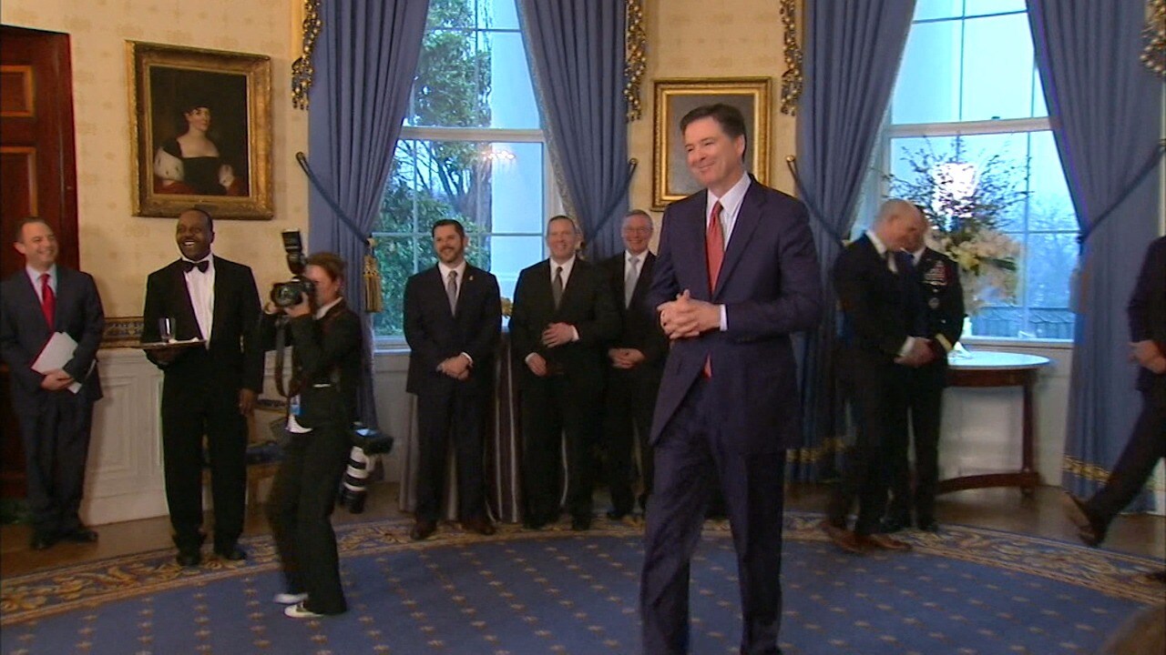 FBI-chefen klädde sig som gardin – för att undvika Donald Trump