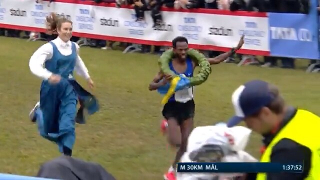 Här vinner debutanten Lidingöloppet