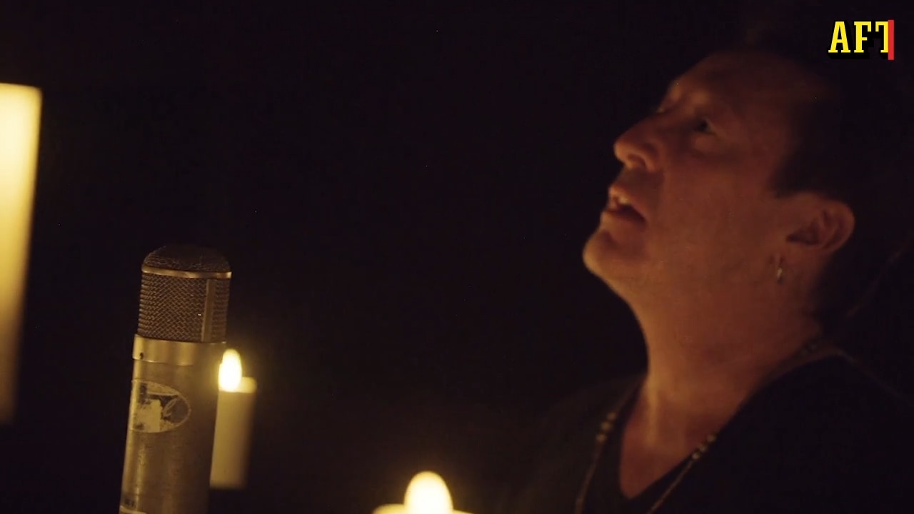 Se Lennons son framföra "Imagine" – för första gången