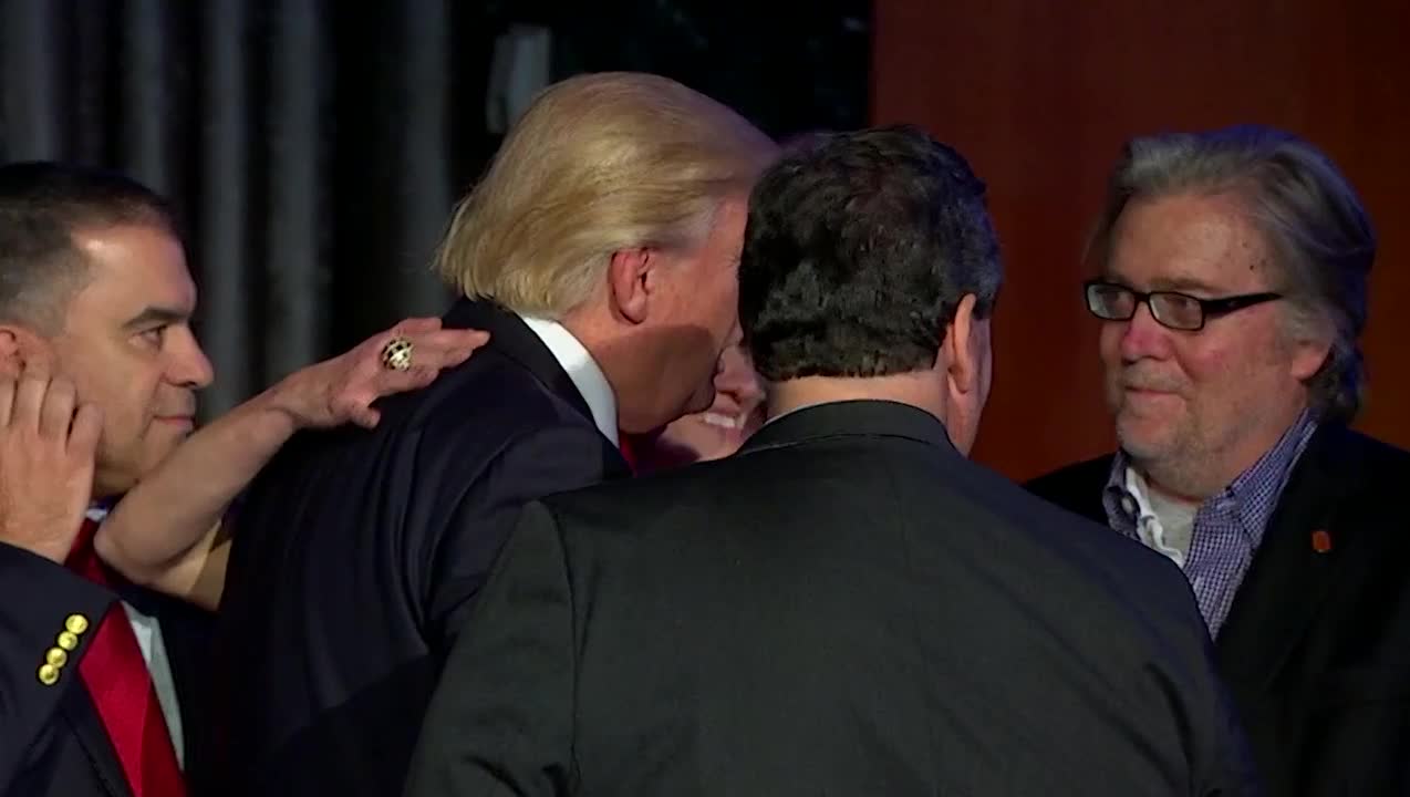 Trumps högra hand: "Medierna borde hålla käften"