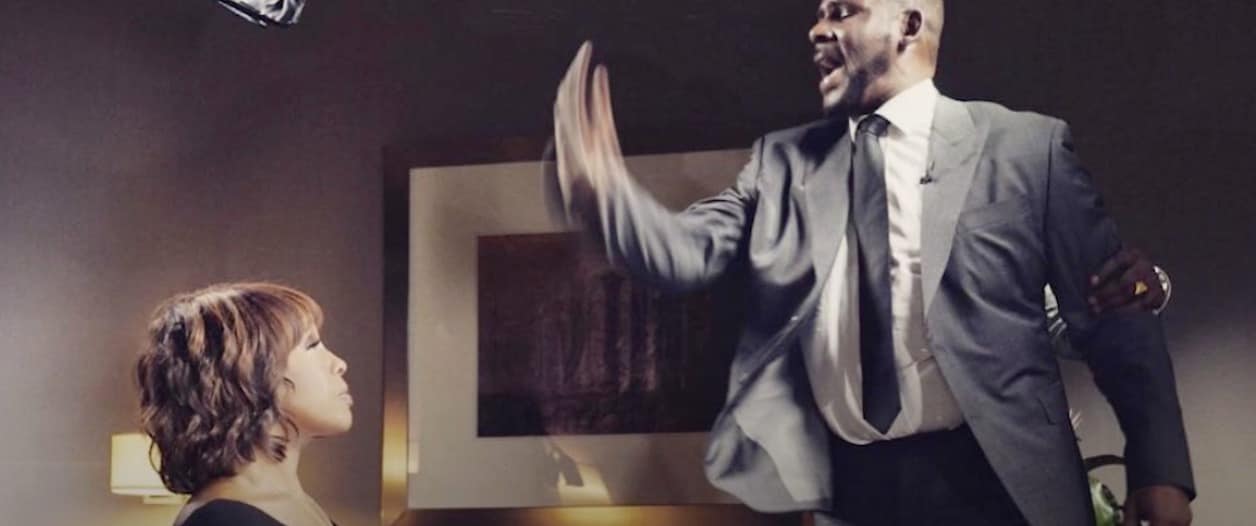 Hyllas för intervjun med R Kelly