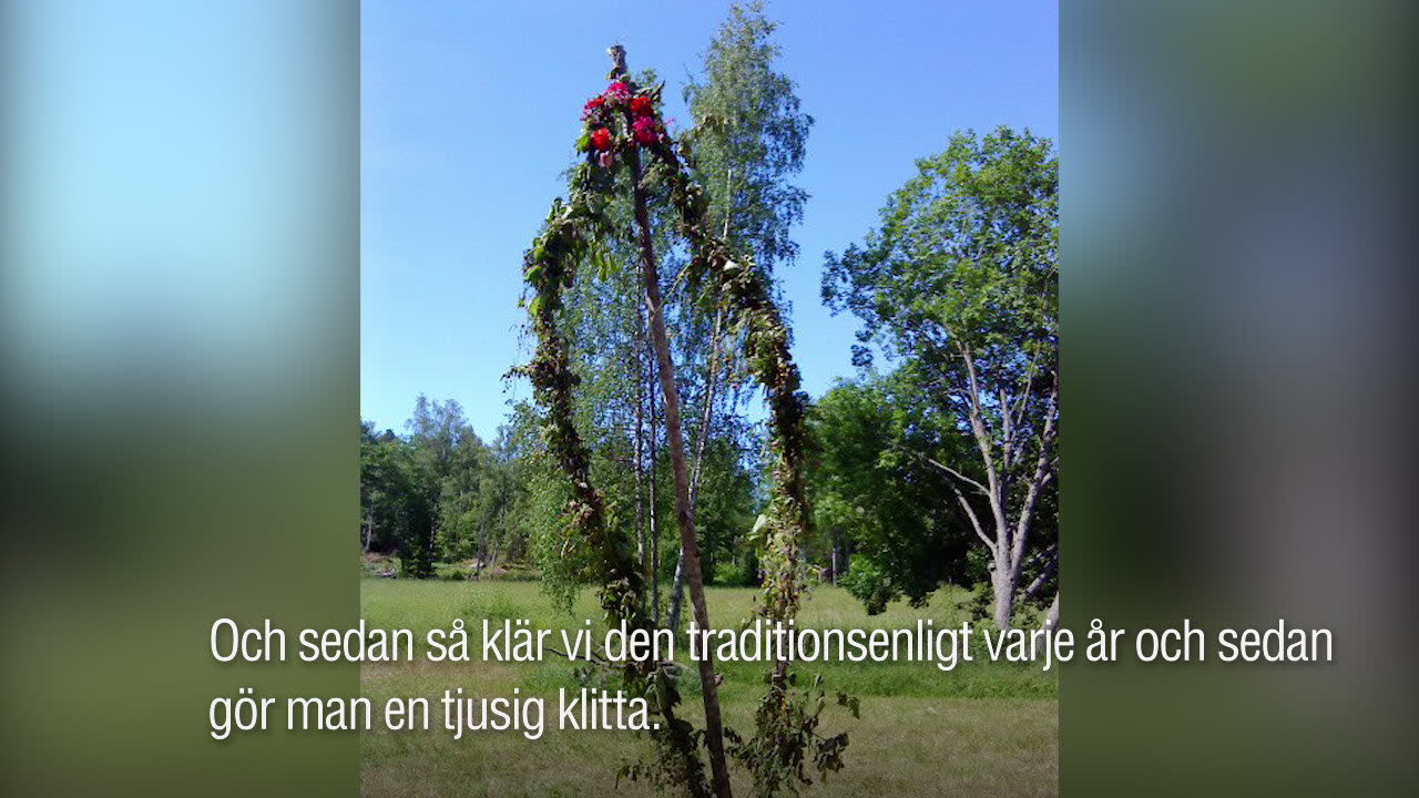 Här dansar de – runt midsommarfittan