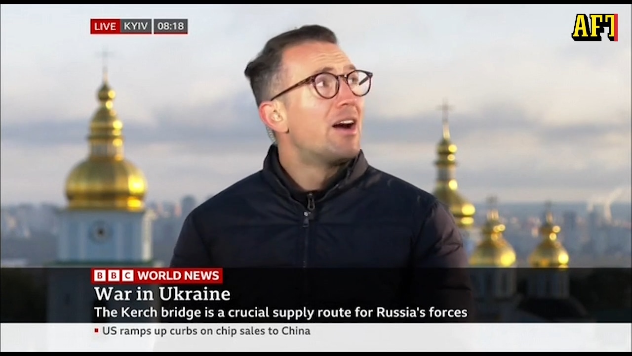 Här exploderar det mitt under BBC:s livesändning