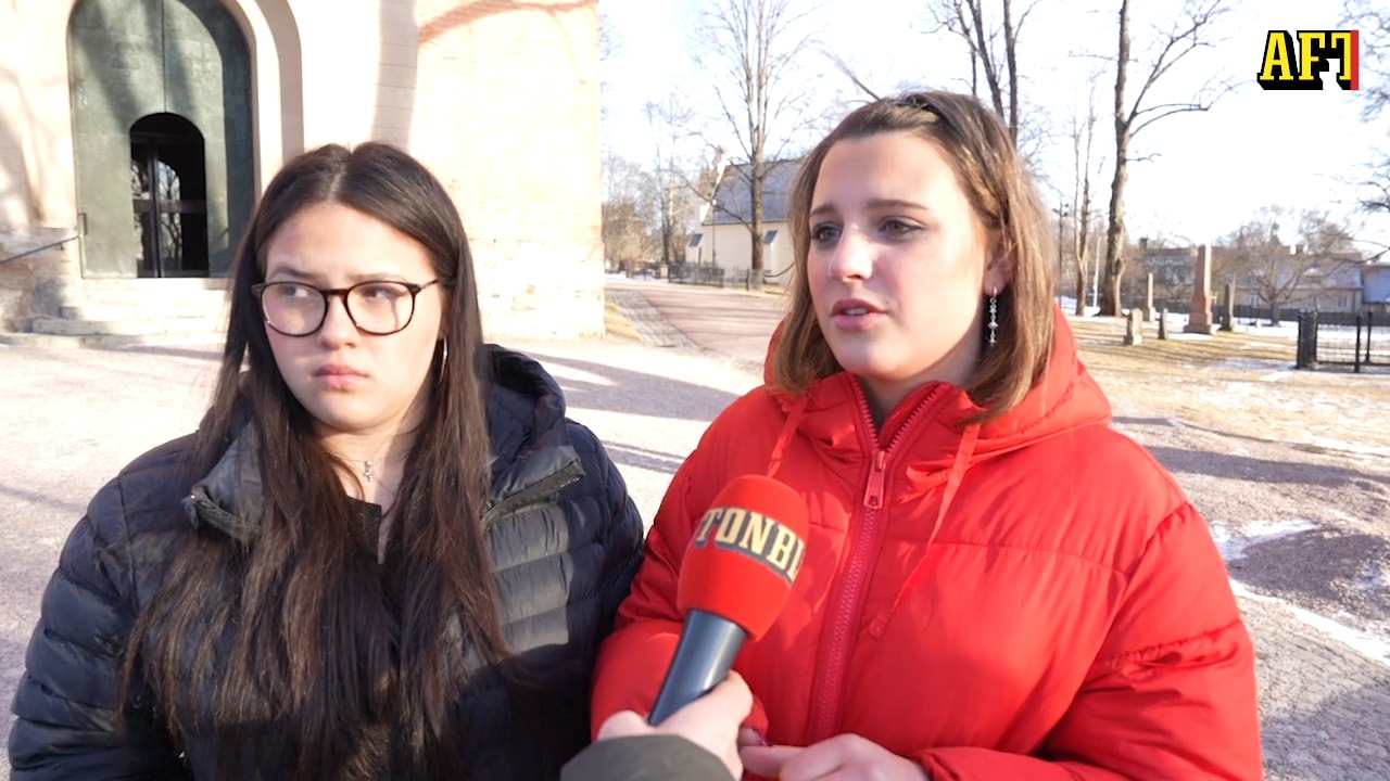 Här tar hundratals farväl av 14-åriga Molly