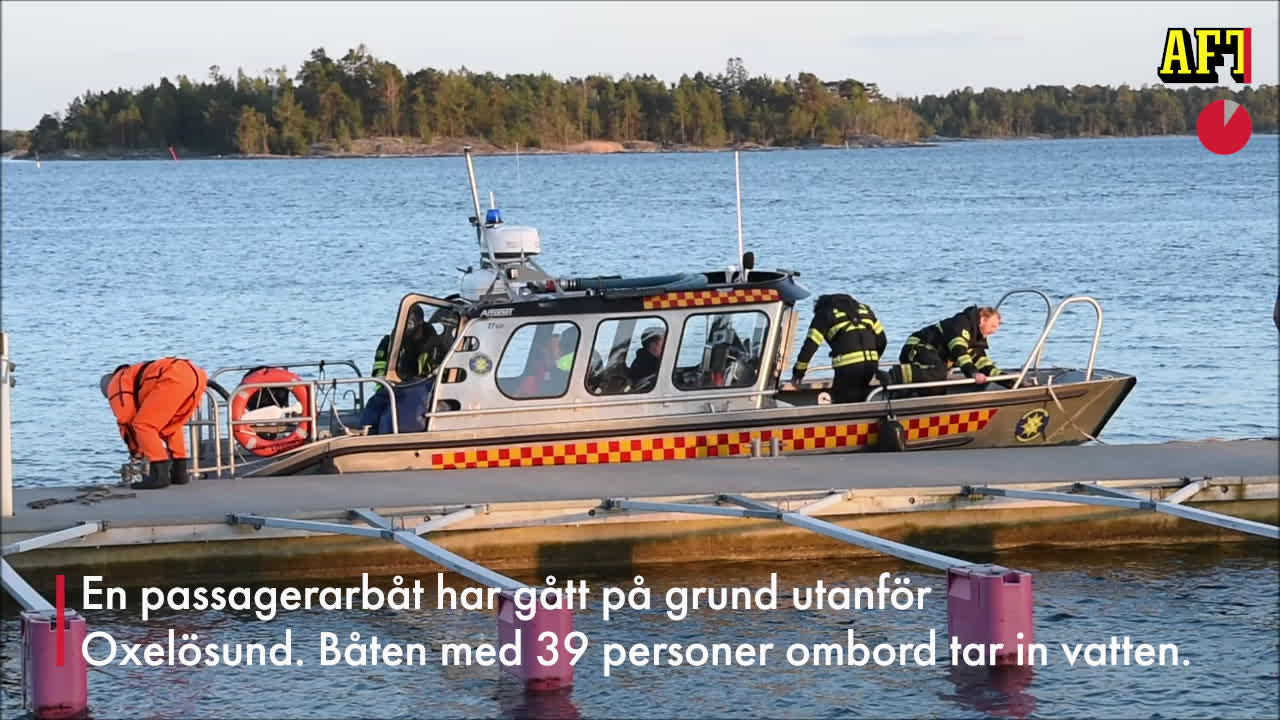 Fartyg på grund utanför Oxelösund – 39 passagerare evakueras