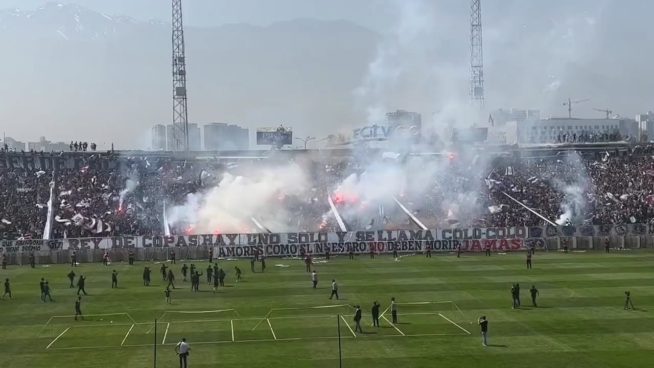 Skräckscener: Här rasar taket på läktaren