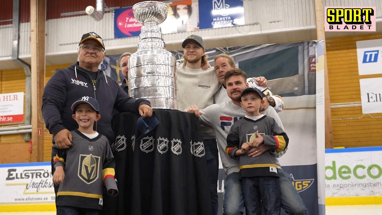 William Karlsson är hemma med Stanley Cup-bucklan – se här