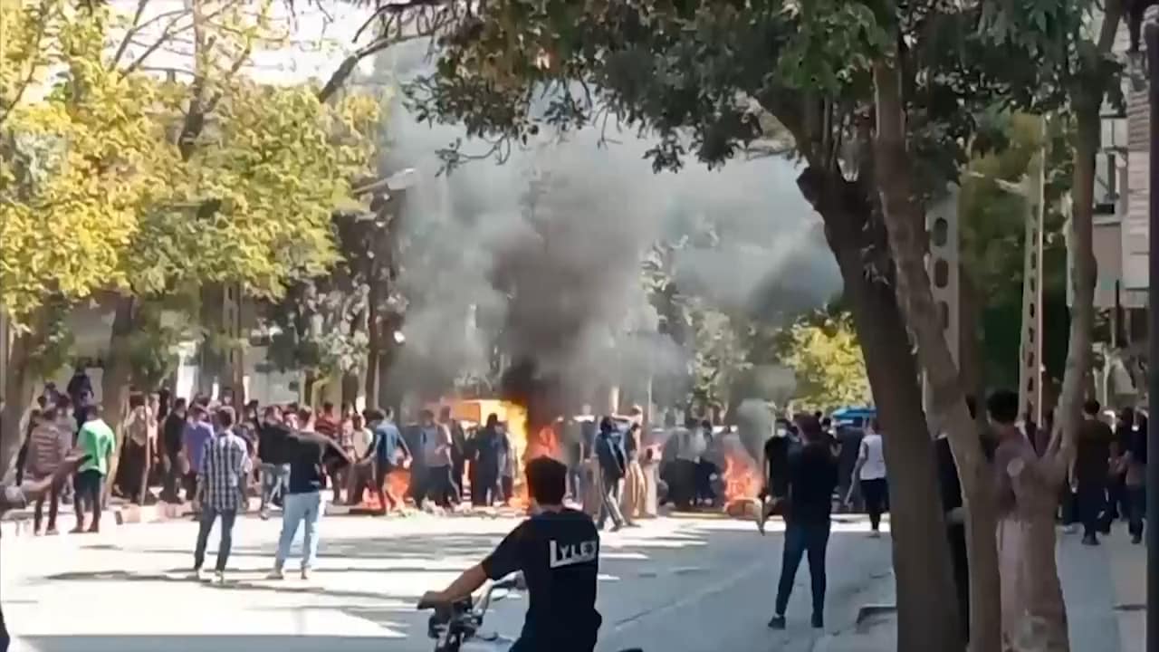 Iran: Här slår polis till mot demonstranterna