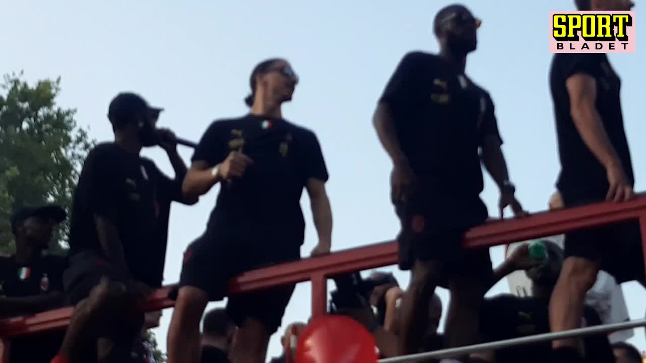 Här hånar Zlatan förre lagkamraten under Milans firande