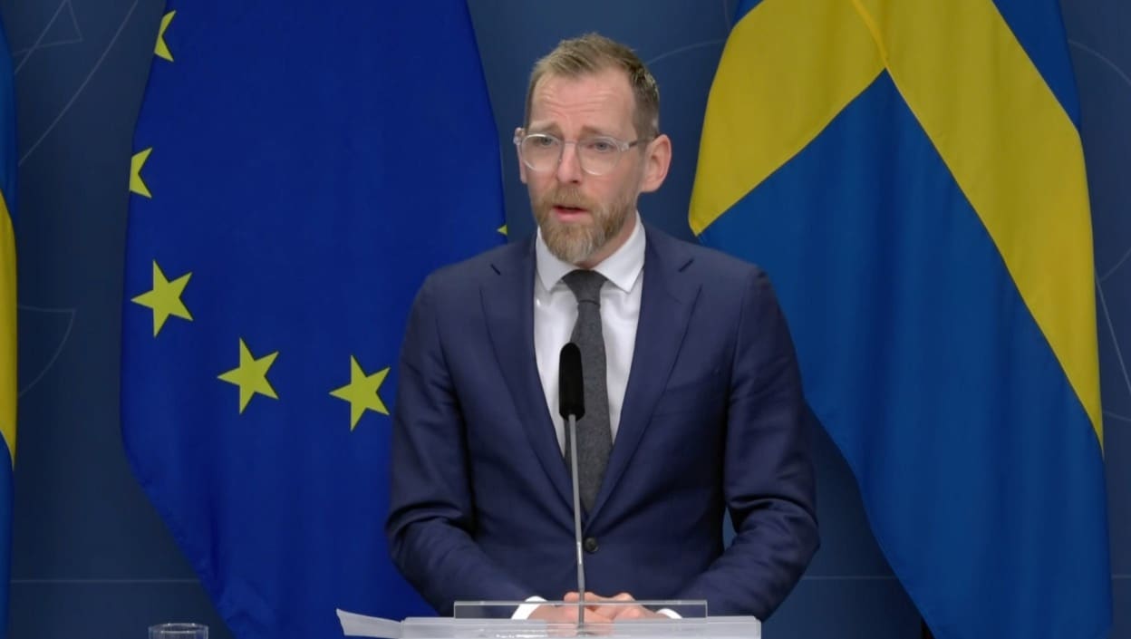 "Resenärer från Kina ska kunna uppvisa negativt testsvar för covid-19 vid ankomst till Sverige"