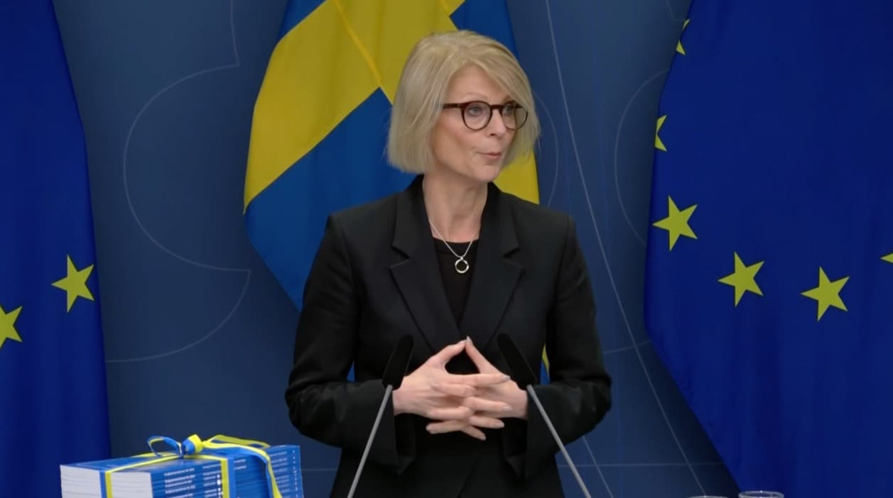 Se pressträffen med Elisabeth Svantesson när hon presenterar regeringens budget