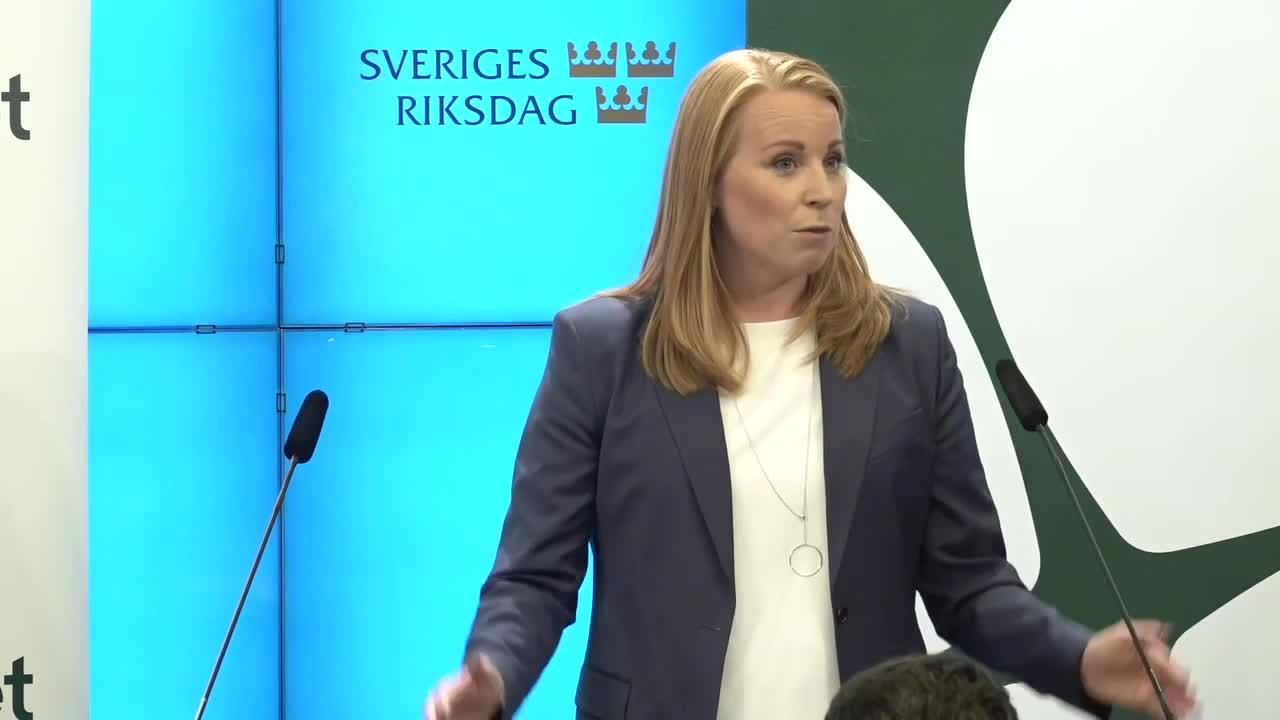 Annie Lööf avgår som partiledare - se hela pressträffen