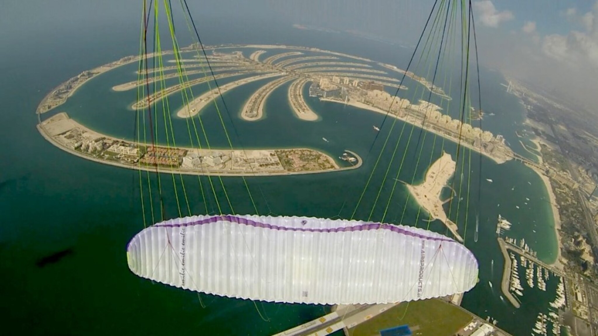 Her flyr Lars over Dubai