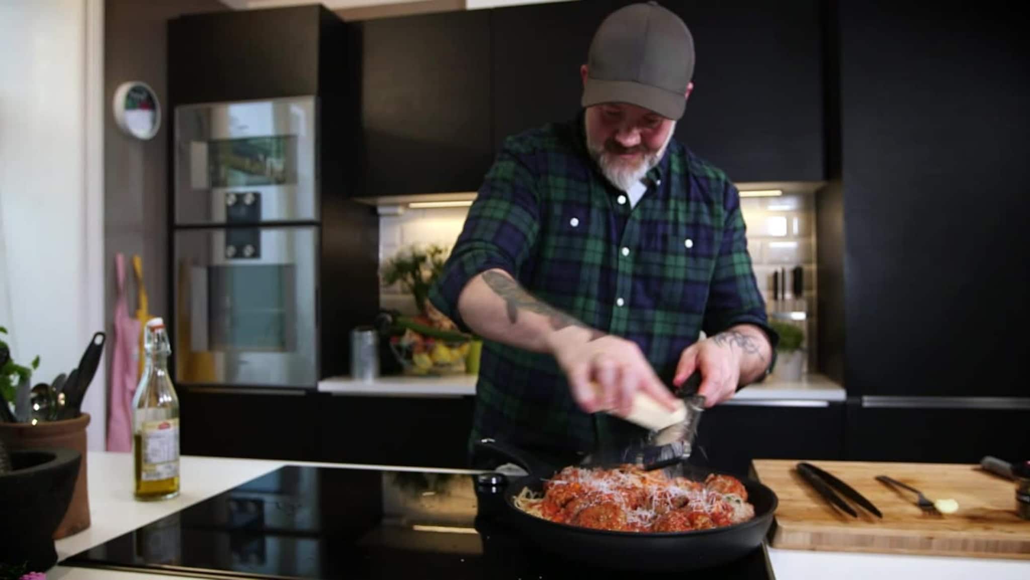 «Enkle hverdagsretter» Spaghetti med kjøttboller