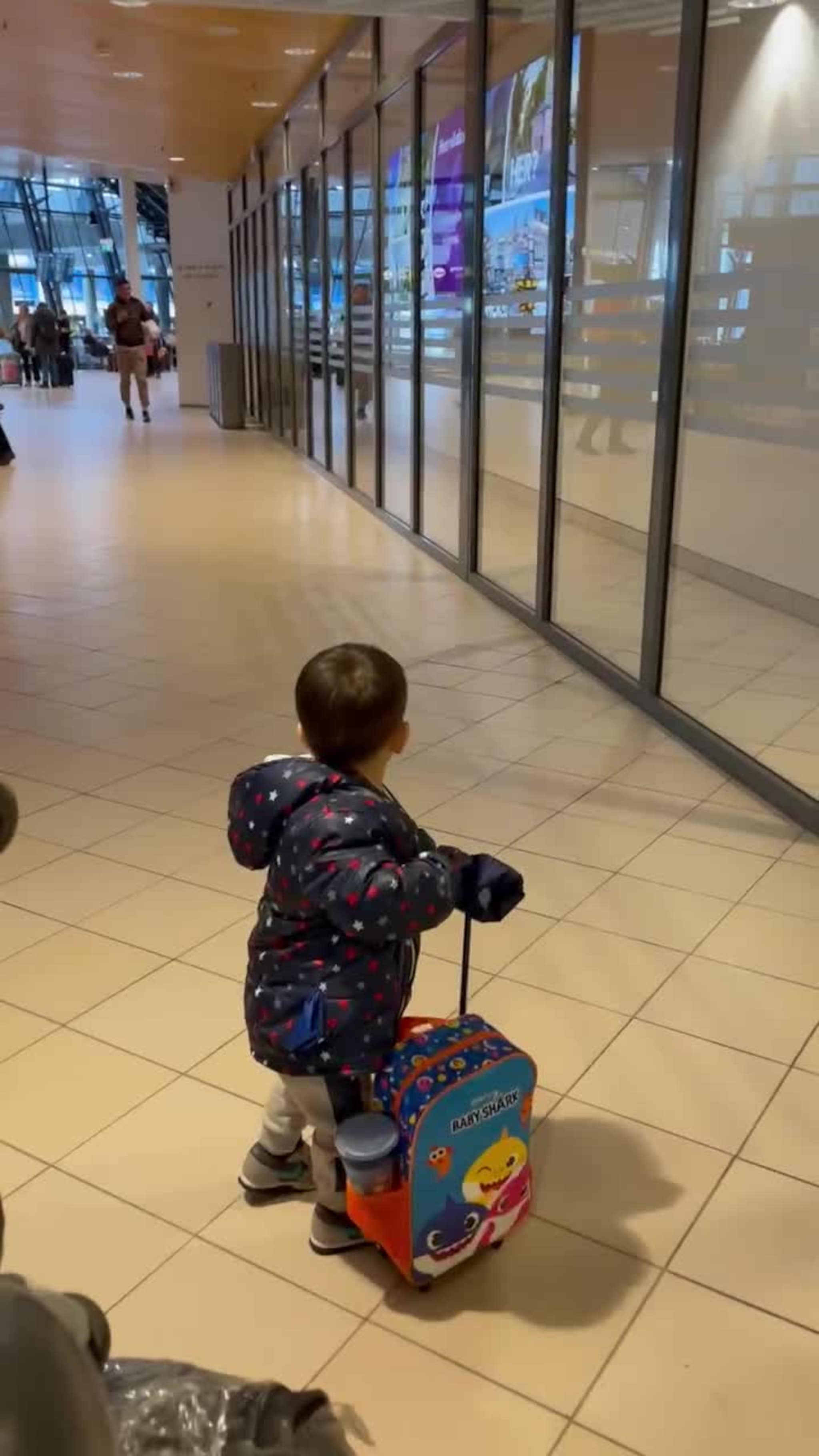 Møter igjen familien etter to måneder