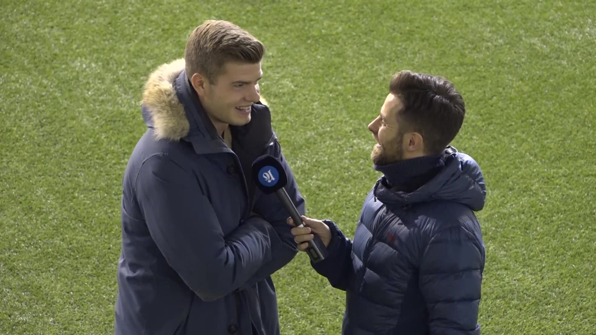 Alexander Sørloth på snarvisit i Abrahallen