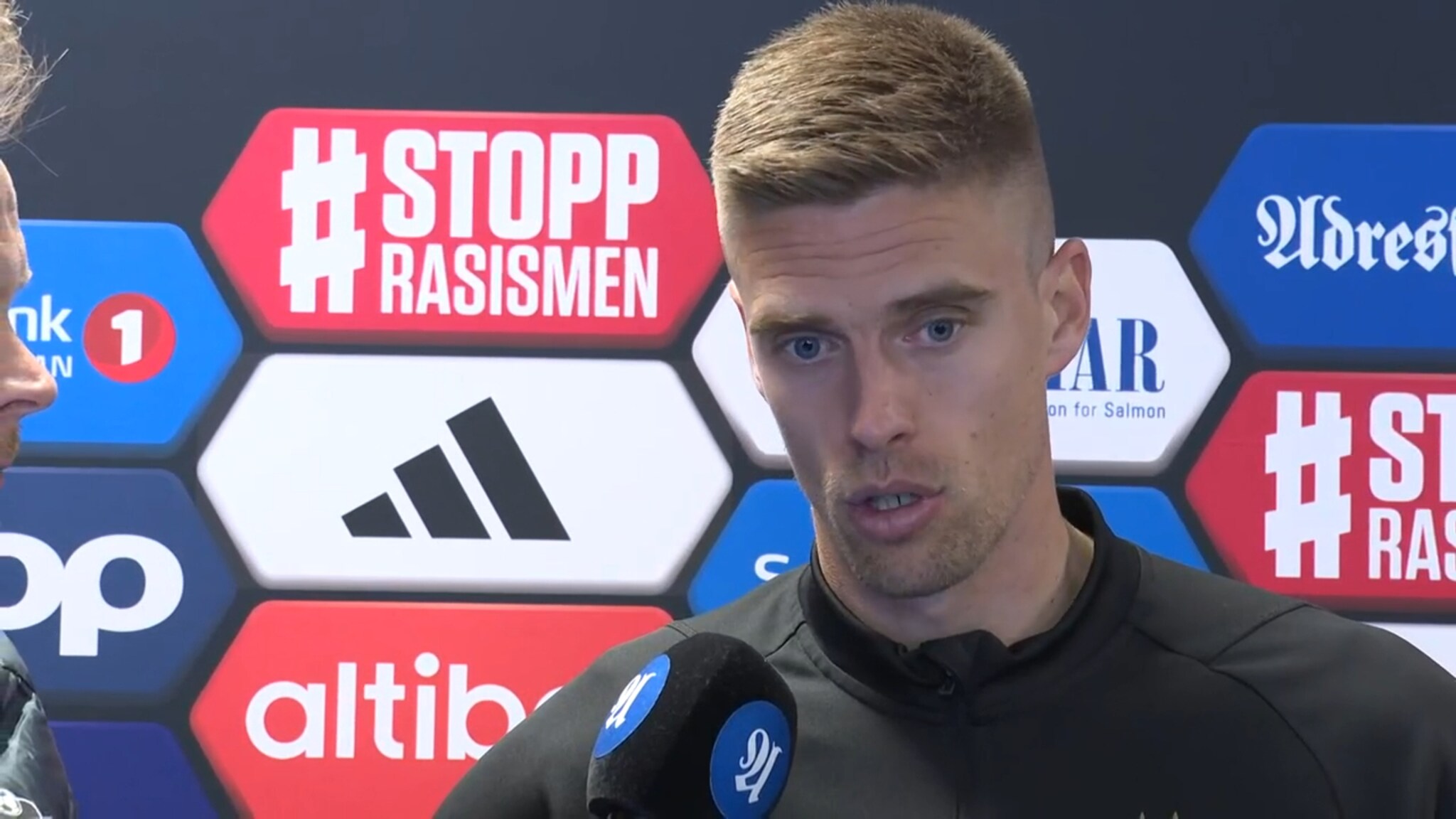 Henriksen melding til fansen: - Trenger all kjærlighet vi kan få