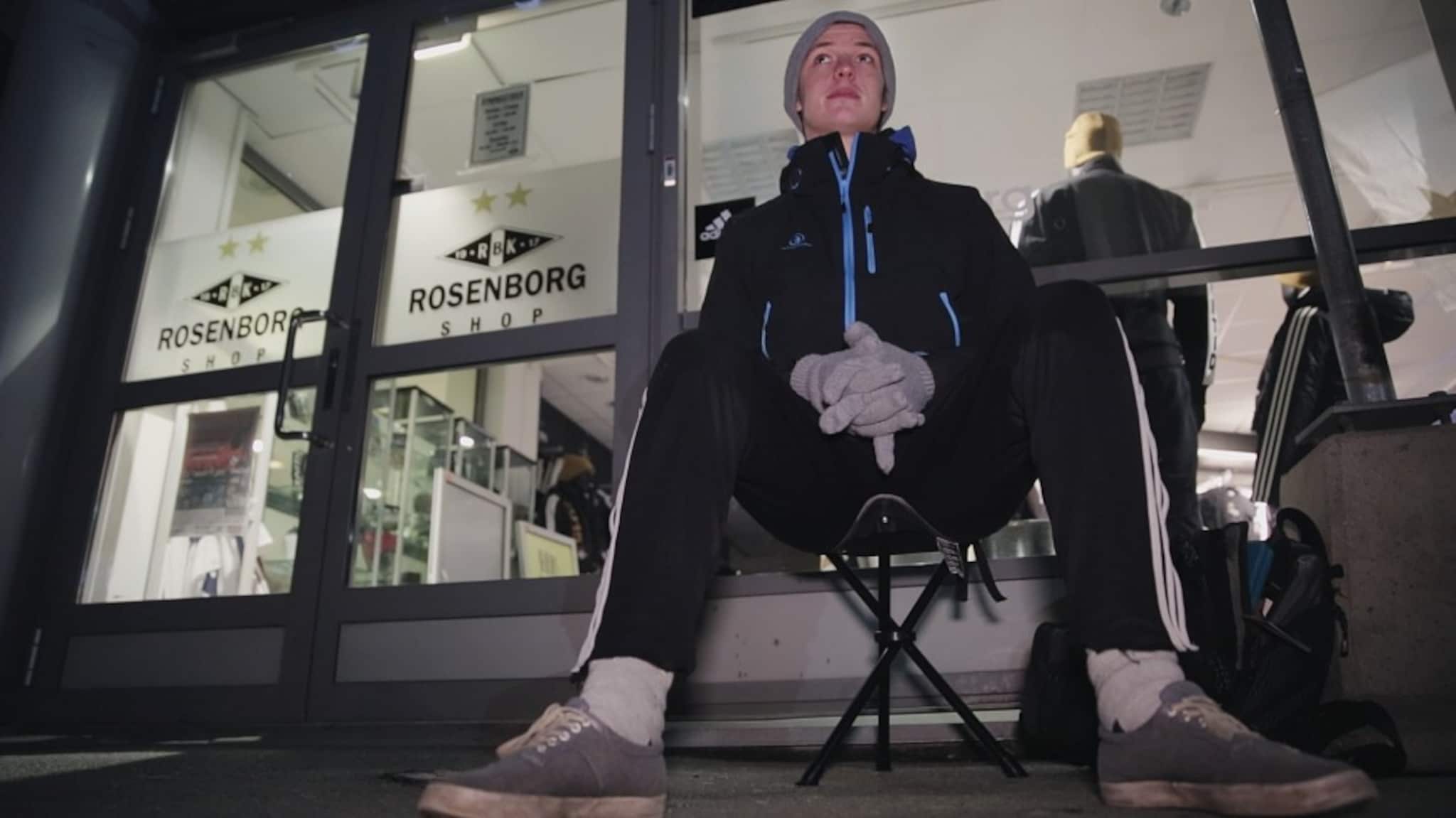 Hvorfor sitter det en bergenser utenfor Lerkendal?
