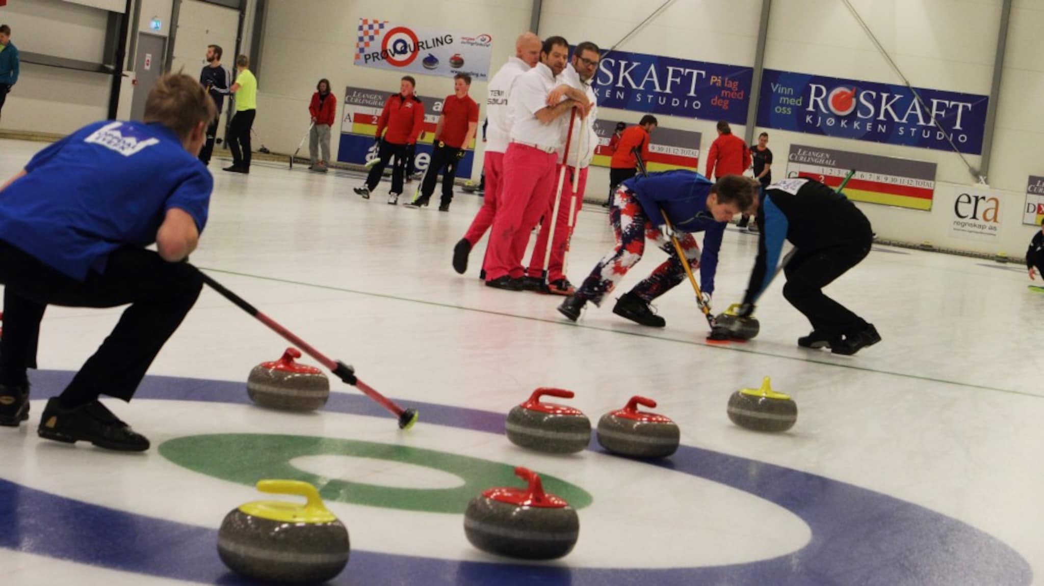 Norges beste curlingspillere i aksjon