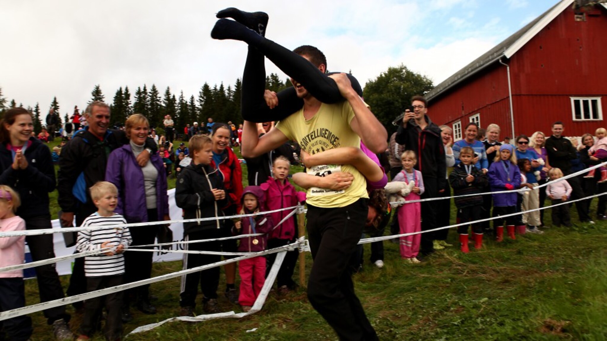 Med kona på ryggen