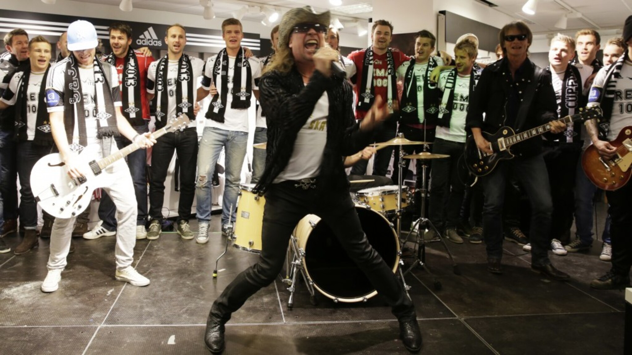 Her RBK's egen cupsang