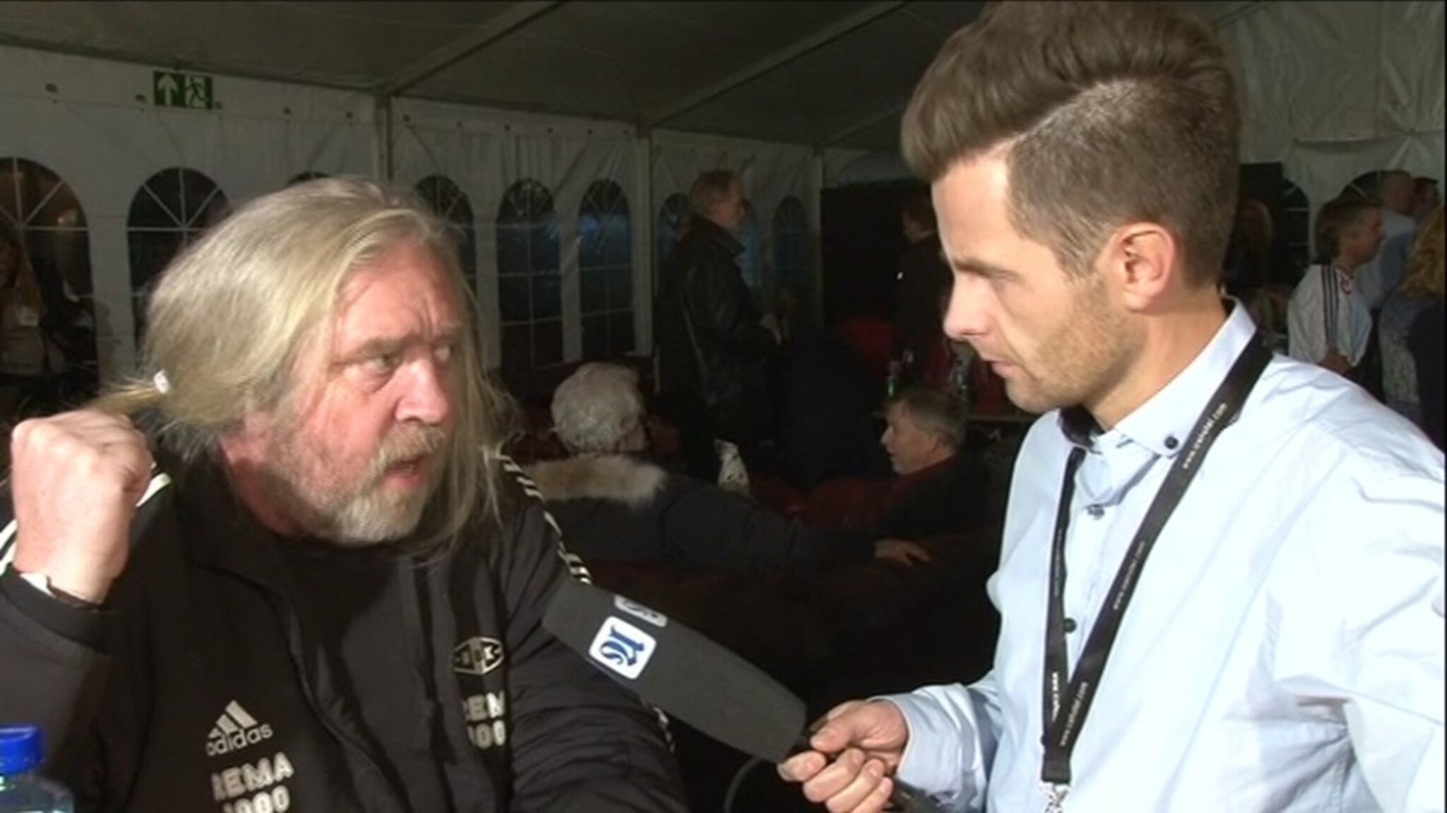 Arrangøren svarer på kritikken