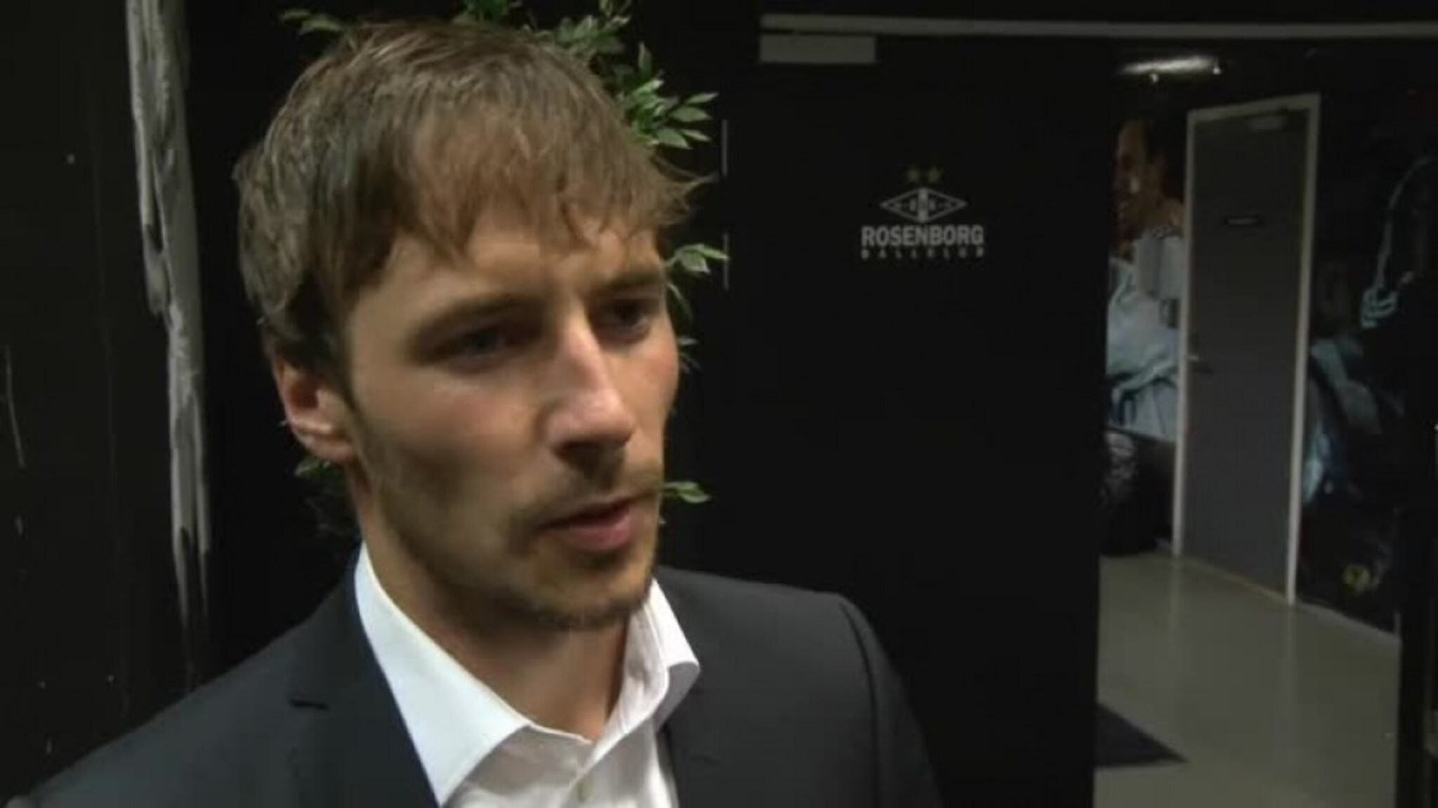 - Vi tar med oss litt for mange gule kort
