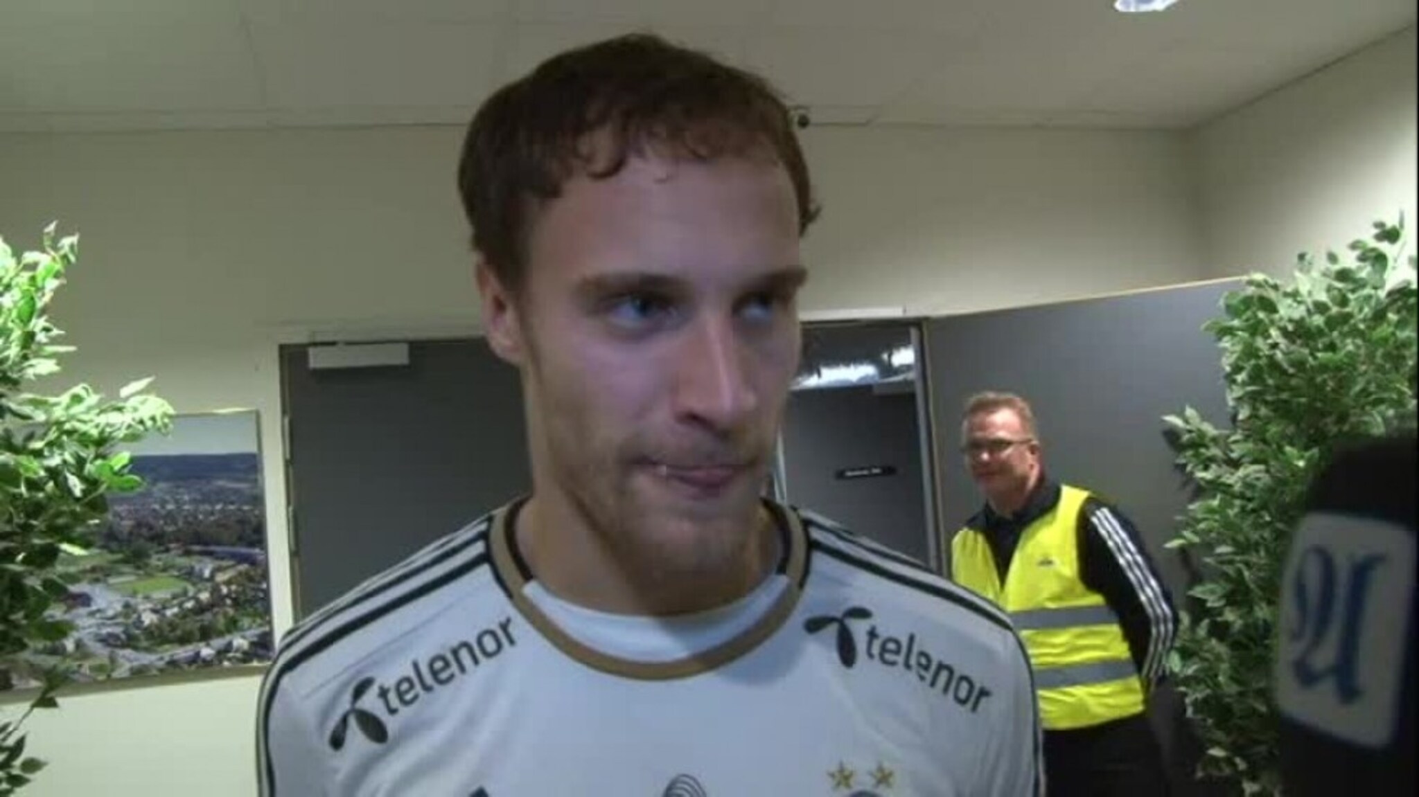 - Vekk med gullsnakket