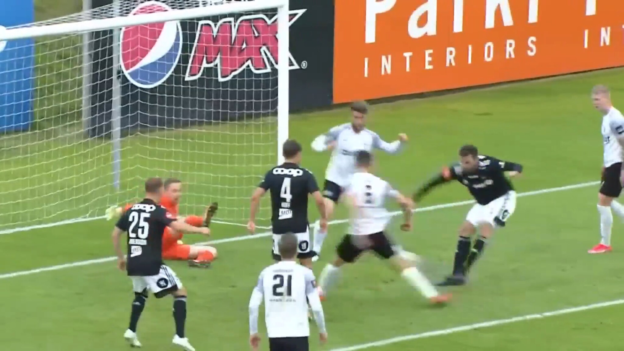 Se RBK målene  mot FH Hafnarfjörður