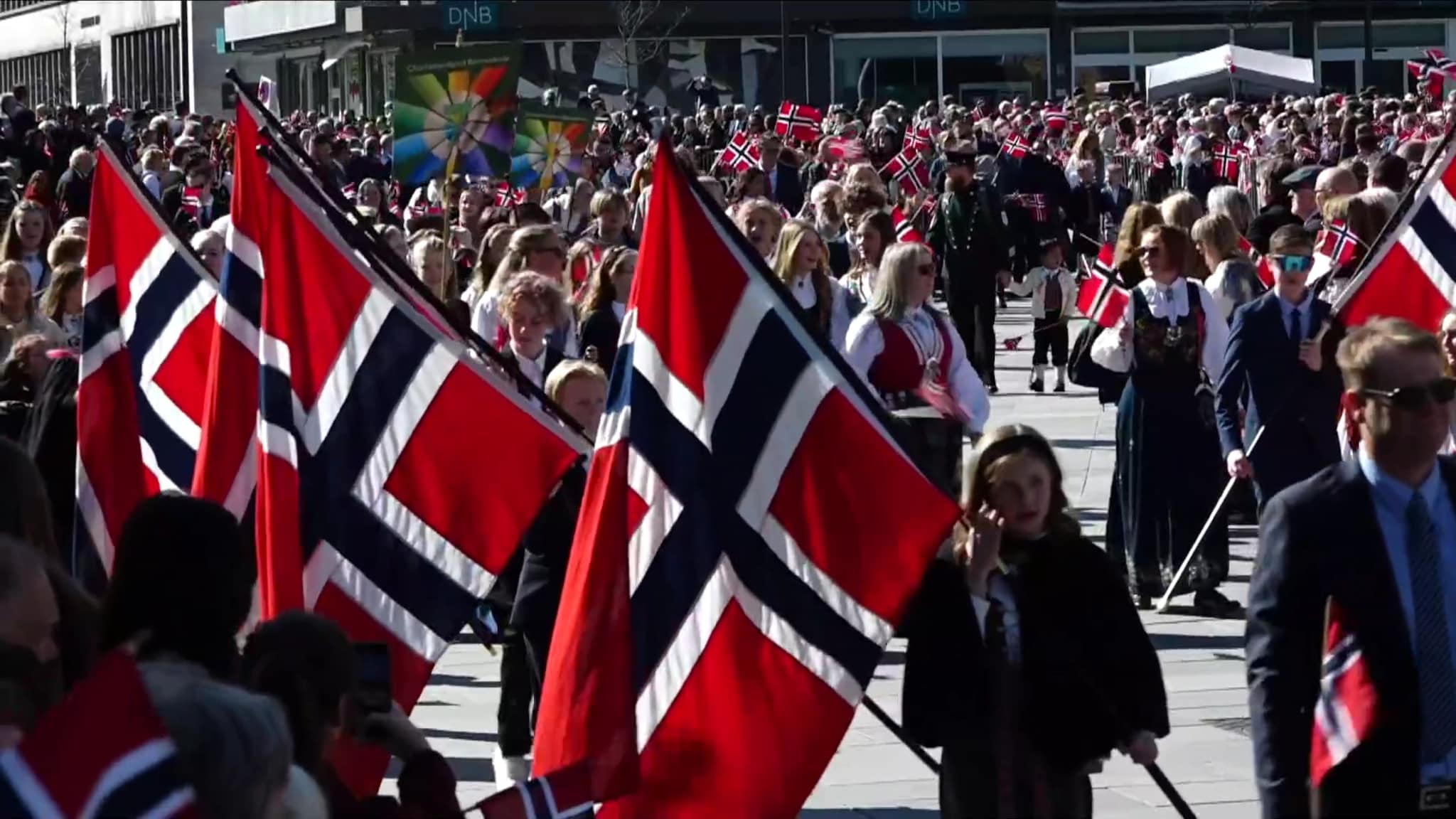17. mai: Se barnetoget i Trondheim