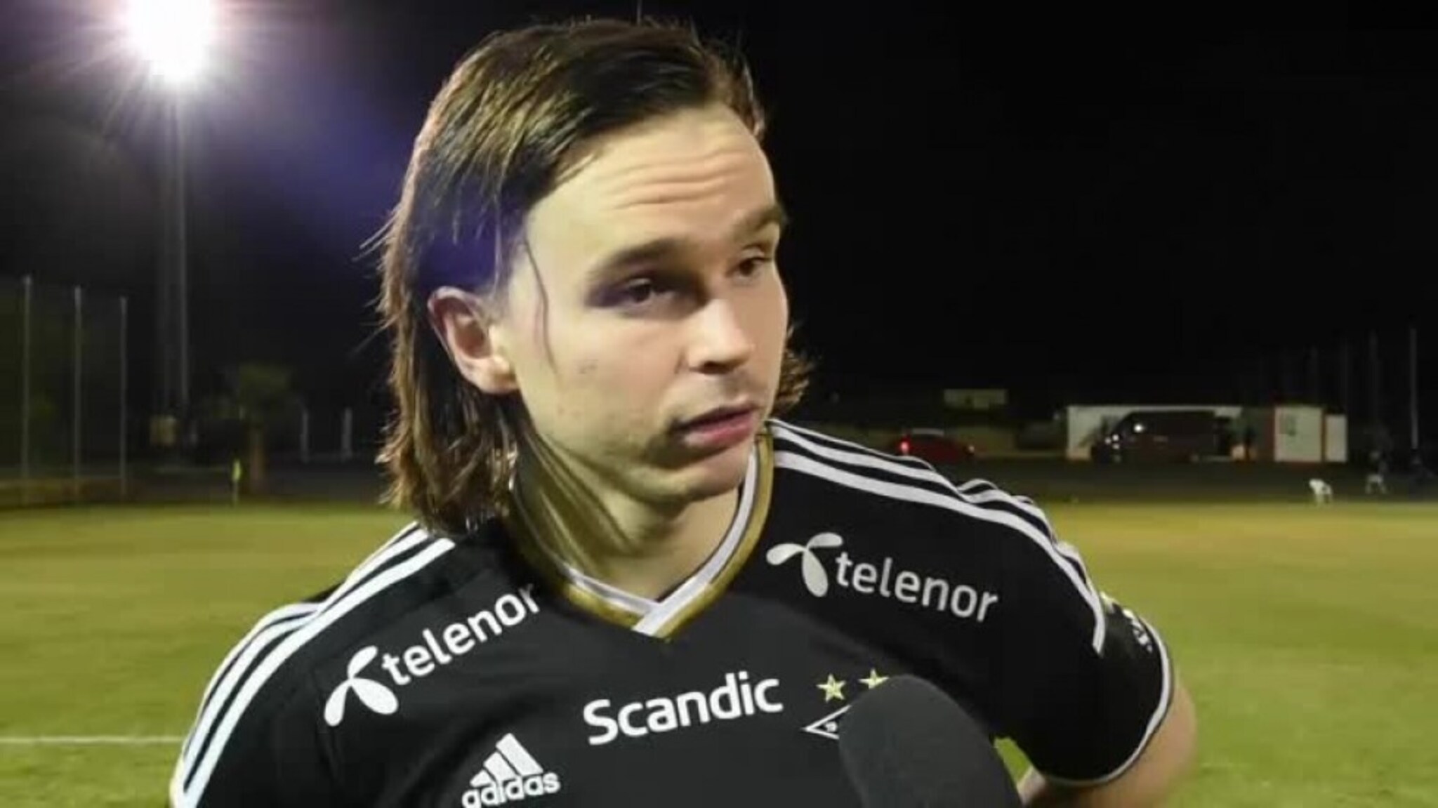 - Deilig med et kremmerhus fra distanse