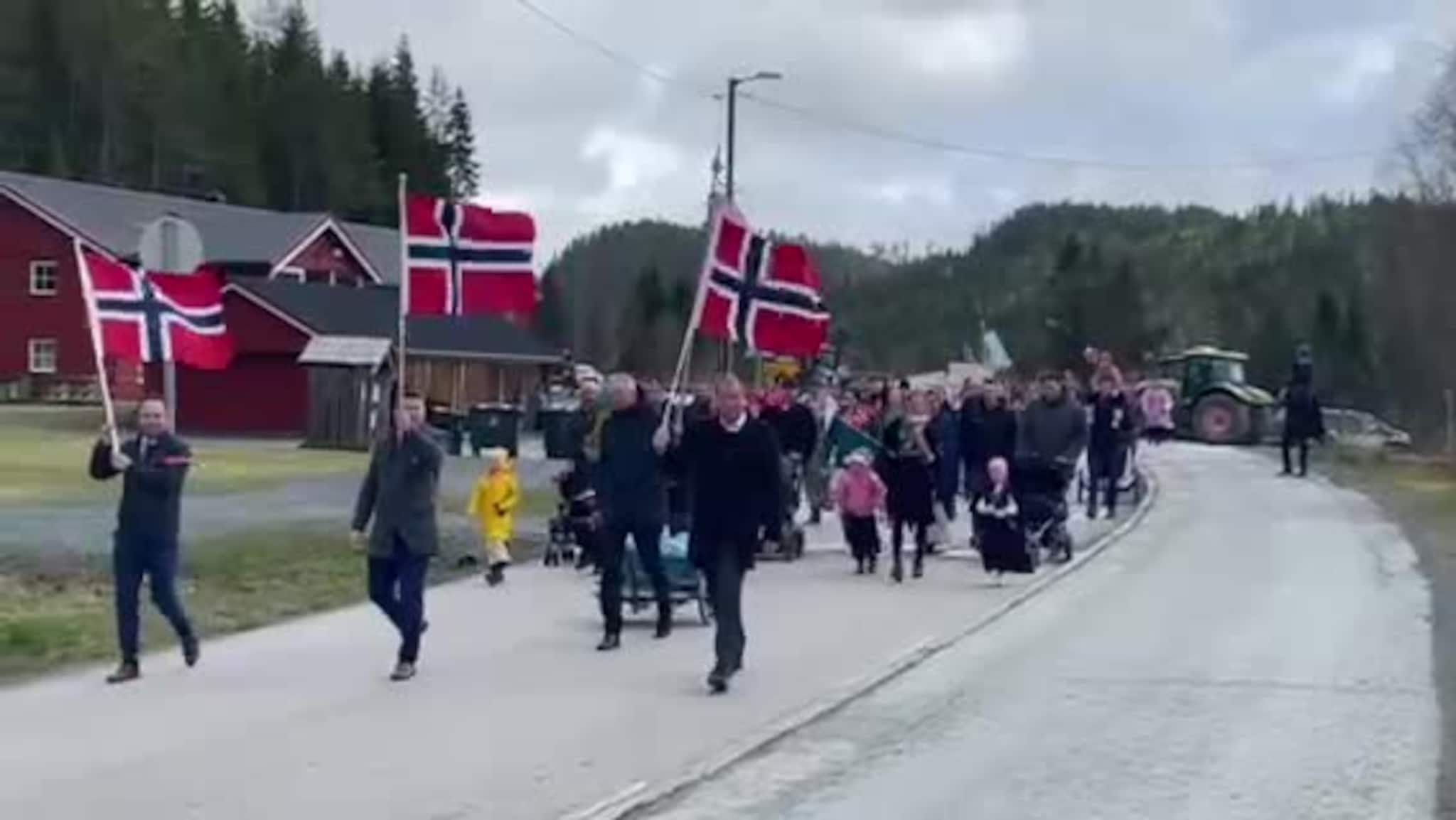 17. mai-tog.mov