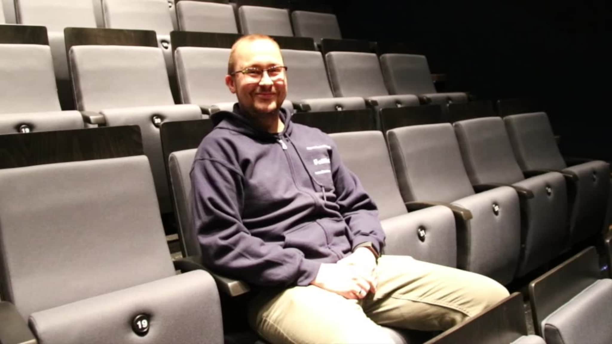 Nye stoler på plass i kulturhuset