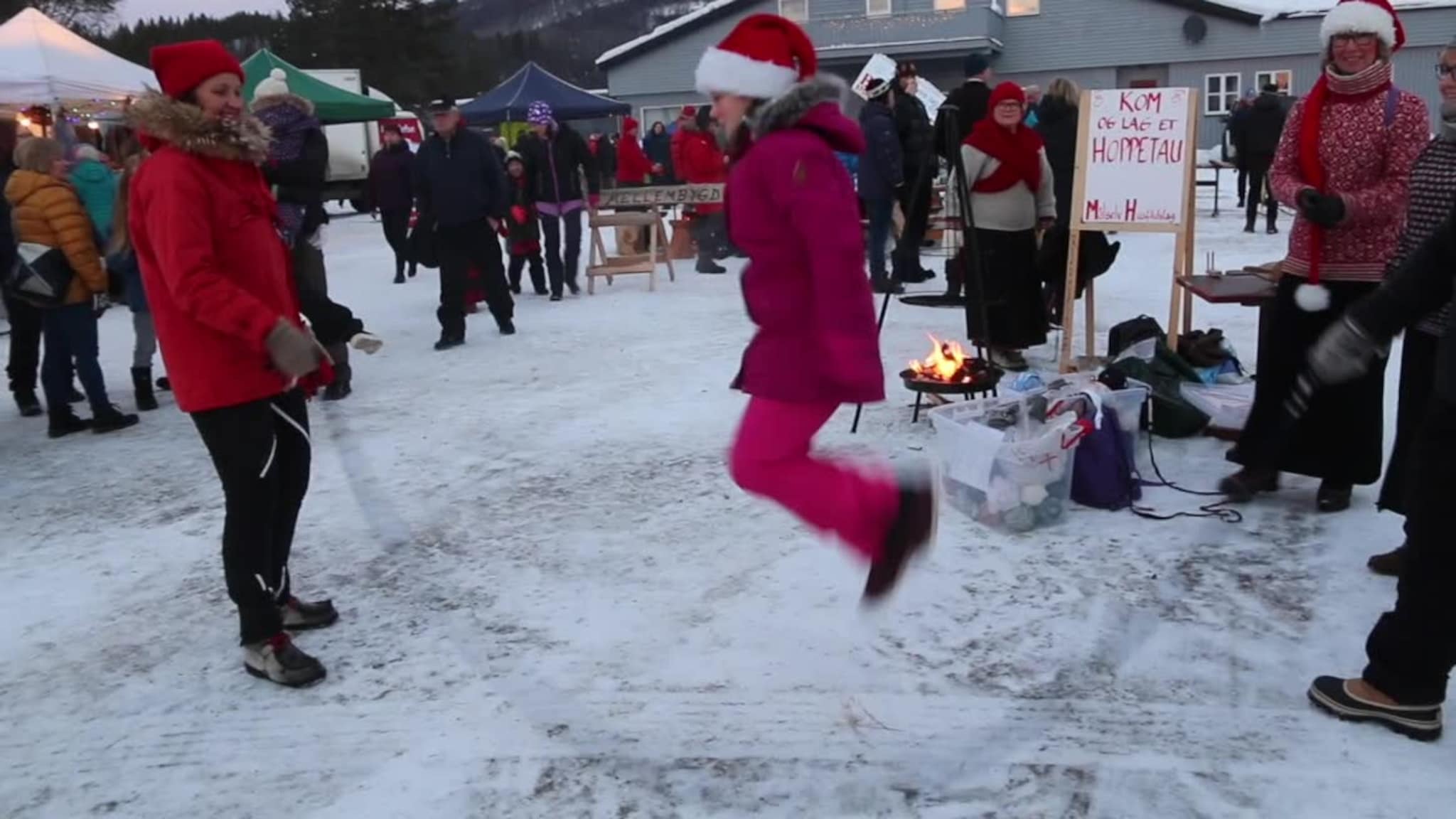 Folksomt på tradisjonell julemartna