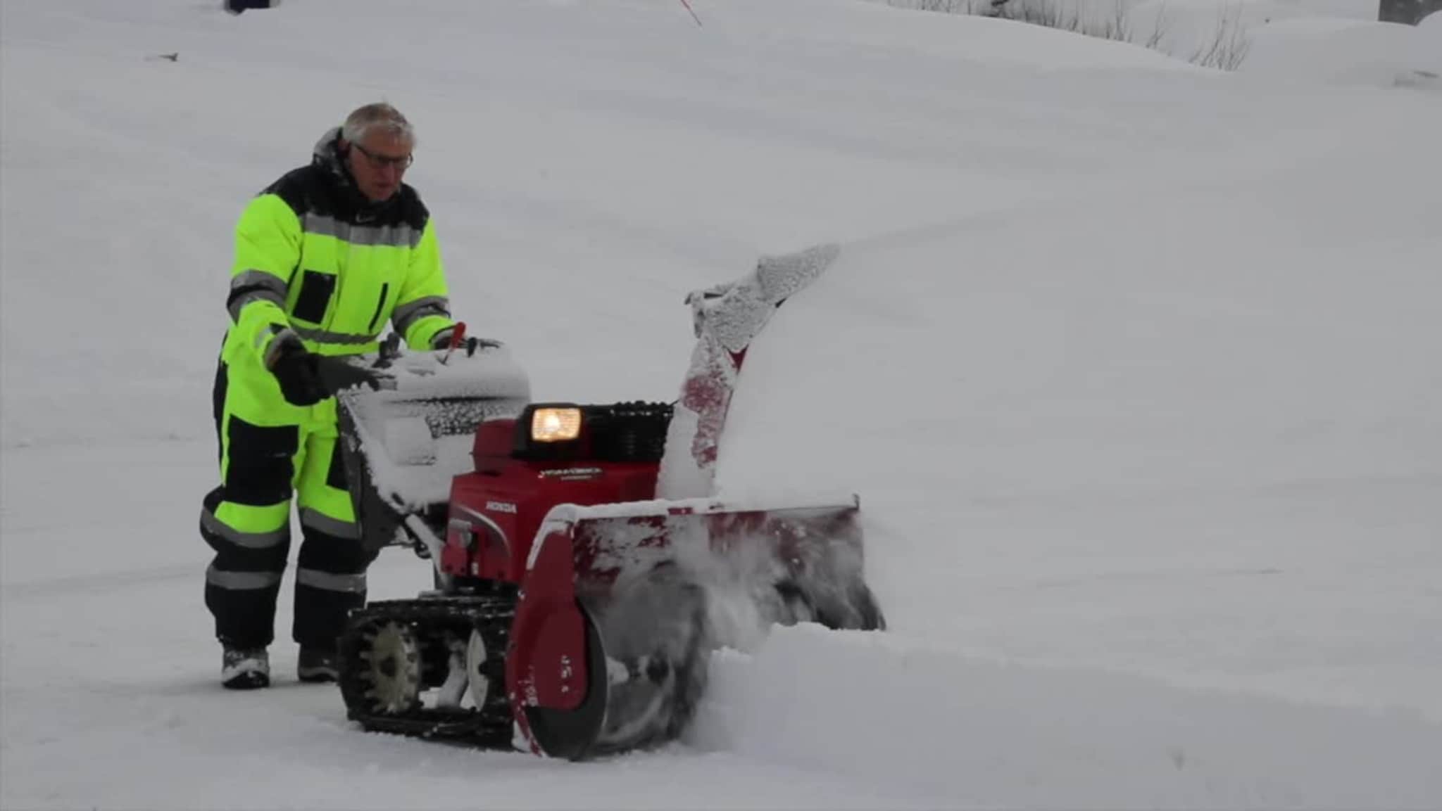 - Man blir lei av all snøen