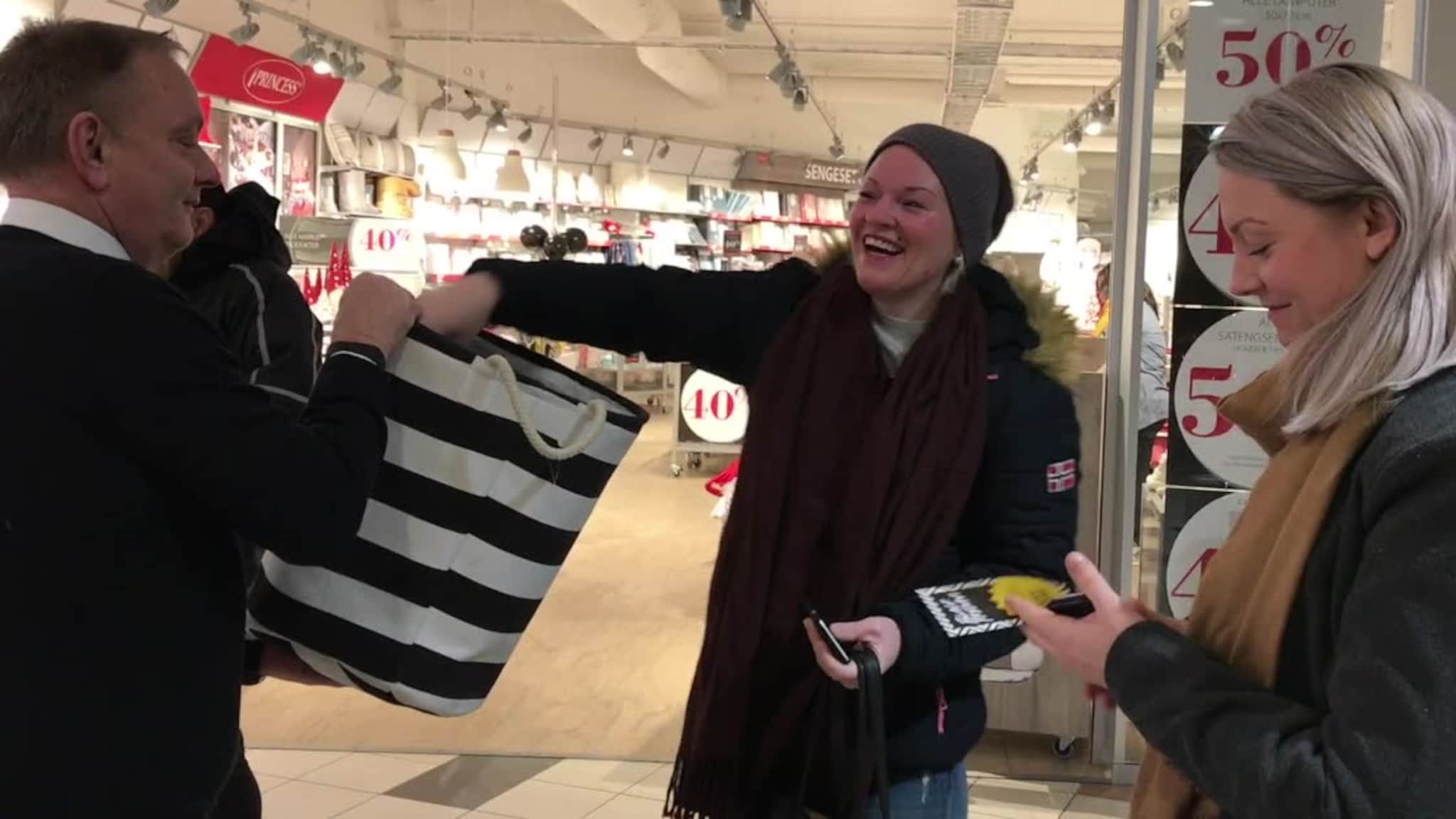 Ut for å julehandle klokka sju