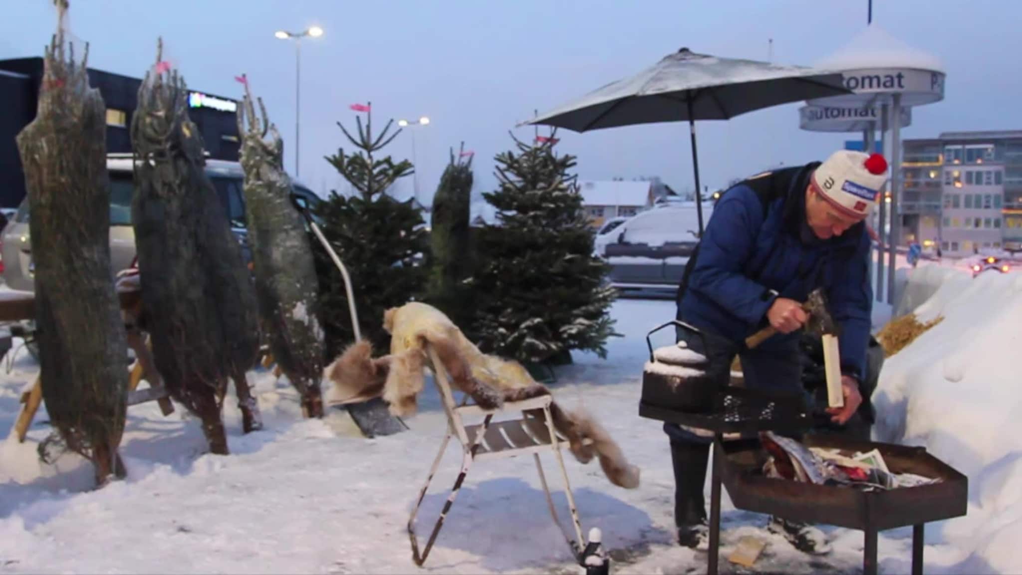 Nå er Kjell-Erik i gang med juletresalget — igjen
