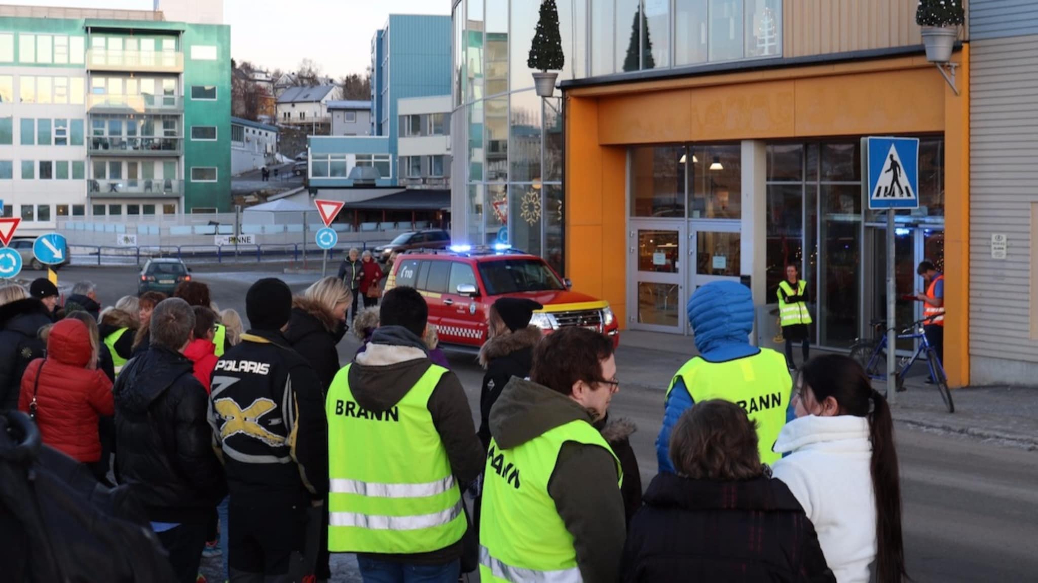 Flere mennesker evakuert da brannalarmen gikk